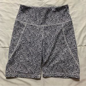 Old Navy Active PowerSoft Go Dry high rise bike shorts, size Medium